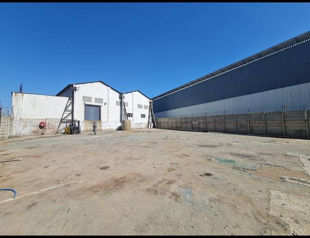 1,100M² WORKSHOP TO LET IN ELANDSFONTEIN